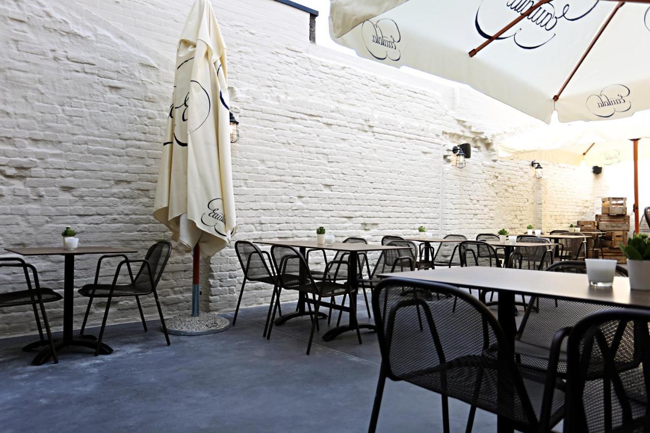't Ponton Couette-café
